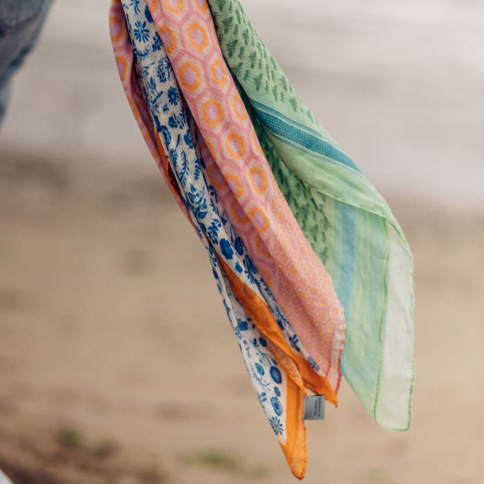 Honeycomb Bandana - Pink